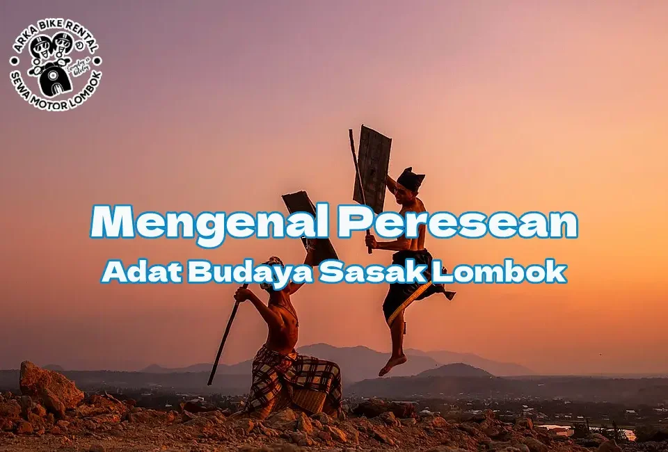 Di balik keindahan pulau Lombok yang memikat hati para wisatawan dunia, tersimpan sebuah tradisi kuno yang penuh makna dan keberanian: Peresean. Ini bukan sekadar pertarungan antara dua lelaki bertongkat rotan dan berperisai kulit. Peresean adalah perwujudan jati diri masyarakat Sasak, suku asli Lombok, dalam bentuk seni bela diri yang sarat dengan nilai-nilai luhur. Dentingan rotan yang bersahut-sahutan bukan hanya menggetarkan udara, tetapi juga membangkitkan semangat dan warisan leluhur yang hidup dalam darah generasi penerus. Mari kita kenali lebih dalam warisan budaya yang satu ini — tradisi yang menyatukan keberanian, sportivitas, spiritualitas, dan persaudaraan. Asal Usul Peresean: Dari Ritualitas ke Ajang Ksatria Peresean diperkirakan telah lahir sejak masa kerajaan-kerajaan kuno di Lombok, terutama pada era Kerajaan Selaparang. Dahulu, Peresean dijadikan sebagai sarana melatih para prajurit agar tangguh dalam medan perang. Namun, bukan itu saja. Peresean juga digunakan sebagai ritual pemanggil hujan oleh masyarakat ketika musim kemarau panjang datang menghantui ladang dan sawah mereka. Pada masa itu, Peresean digelar di tengah lapangan terbuka, disaksikan oleh seluruh warga desa. Suara rotan yang menyentuh tubuh tak hanya memicu adrenalin, tetapi dipercaya menggugah alam semesta. Percikan darah dari luka dianggap sebagai bentuk pengorbanan untuk memohon keberkahan hujan dari Sang Pencipta. Siapa Saja yang Terlibat dalam Peresean? Dalam satu pertarungan Peresean, terdapat beberapa tokoh penting: Pepadu: Dua orang petarung yang saling berhadapan. Mereka adalah simbol keberanian dan kehormatan. Pekembar: Wasit atau juri yang memimpin dan mengatur jalannya pertandingan. Penonton: Masyarakat umum yang memberikan semangat dan juga menjadi saksi atas nilai-nilai adat yang dijunjung. Para Pepadu tidak asal pilih. Mereka harus memiliki keberanian tinggi, ketahanan fisik, dan pemahaman mendalam akan filosofi Peresean. Tidak jarang, seorang Pepadu juga dianggap sebagai tokoh masyarakat karena ia mampu mengendalikan emosi, menghargai lawan, dan menjunjung tinggi nilai adat. Senjata Tradisional: Penjalin dan Ende Peresean dimainkan menggunakan dua alat utama: Penjalin: Tongkat rotan sepanjang sekitar 1 meter yang digunakan untuk menyerang lawan. Meski terlihat sederhana, penjalin ini sangat kuat dan fleksibel. Ende: Perisai tradisional yang terbuat dari kulit kerbau atau sapi, berbentuk persegi empat, digunakan untuk menangkis serangan lawan. Tidak ada pelindung tubuh modern dalam Peresean. Hanya kelincahan, strategi, dan pengalaman yang menjadi pelindung sejati. Setiap luka yang didapat bukan dianggap sebagai kekalahan, melainkan simbol ketangguhan. Filosofi dan Nilai-Nilai dalam Peresean Yang membuat Peresean berbeda dari pertarungan biasa adalah nilai-nilai luhur yang terkandung di dalamnya. Peresean bukan tentang saling menyakiti, melainkan tentang: Keberanian – Setiap Pepadu harus mampu berdiri di tengah arena dengan kepala tegak, menghadapi lawan tanpa rasa takut. Pengendalian diri – Seorang Pepadu sejati tidak boleh terbawa amarah. Bahkan setelah menerima pukulan menyakitkan, ia tetap harus tenang dan menghormati lawan. Sportivitas – Setelah pertarungan usai, Pepadu saling merangkul dan tersenyum. Tidak ada dendam. Yang ada hanyalah rasa hormat. Persaudaraan – Peresean mengajarkan bahwa lawan bukanlah musuh, melainkan partner untuk sama-sama tumbuh dalam kehormatan. Nilai-nilai inilah yang membuat Peresean tetap relevan hingga kini, bahkan di tengah arus globalisasi. Peresean dalam Upacara dan Kehidupan Masyarakat Peresean biasanya digelar pada acara-acara penting seperti: Perayaan adat (seperti Bau Nyale atau Hari Jadi Lombok) Upacara ritual minta hujan Festival budaya dan pariwisata Hari Kemerdekaan Indonesia Bagi masyarakat Sasak, Peresean bukan tontonan semata. Ia adalah media pendidikan karakter yang memperkuat jati diri anak muda. Di beberapa desa, anak-anak muda dilatih sejak kecil untuk memahami bukan hanya teknik bertarung, tetapi juga nilai spiritual di baliknya. Peresean dan Dunia Pariwisata Seiring berkembangnya industri pariwisata di Lombok, Peresean kini juga menjadi atraksi budaya yang diminati wisatawan. Di Desa Sade, Desa Ende, dan kawasan Mandalika, pertunjukan Peresean digelar secara rutin, lengkap dengan penjelasan budaya untuk pengunjung. Namun, tidak sedikit yang mengkhawatirkan komersialisasi berlebihan. Beberapa pertunjukan Peresean kini hanya sekadar hiburan, tanpa makna filosofis yang mendalam. Pukulan dibuat dramatis, dan nilai adat mulai tersisihkan oleh tuntutan hiburan. Inilah tantangan besar: bagaimana menjadikan Peresean tetap menarik bagi wisatawan tanpa kehilangan ruh budayanya? Masyarakat Sasak dan pemerintah daerah kini mulai bekerja sama untuk memberikan edukasi budaya kepada para Pepadu muda dan penyelenggara acara. Perbandingan dengan Tradisi Bela Diri Nusantara Lainnya Peresean memiliki kesamaan dengan beberapa tradisi bela diri daerah lain, seperti: Debus di Banten yang menunjukkan kekuatan fisik dan spiritual Caci di Flores, pertarungan cambuk yang juga penuh simbolisme Silat di Minangkabau, bela diri dengan nilai filosofi tinggi Namun Peresean tetap unik karena memadukan unsur ritual, seni, dan kompetisi dalam satu pertunjukan yang memukau. Suara dari Masyarakat Adat Seorang tokoh adat Sasak, Pak Lalu Darwis, pernah berkata: “Peresean bukan hanya warisan, tapi cermin siapa kita. Kalau anak muda tidak lagi memahaminya, kita kehilangan satu bagian penting dari jiwa Sasak.” Kata-kata ini menggambarkan urgensi untuk menjaga Peresean tetap hidup bukan hanya sebagai pertunjukan, tetapi juga sebagai pendidikan karakter generasi muda. Langkah Pelestarian yang Perlu Dilakukan Beberapa upaya nyata telah dan sedang dilakukan untuk menjaga eksistensi Peresean: Pendidikan Budaya di sekolah-sekolah di Lombok Festival Peresean Tahunan yang digelar dengan melibatkan berbagai desa Dokumentasi dan digitalisasi Peresean sebagai warisan budaya tak benda Kolaborasi dengan pariwisata untuk mengenalkan budaya dengan narasi yang benar Pelatihan bagi Pepadu muda untuk memahami nilai-nilai filosofis Peresean Pelestarian tidak bisa hanya bergantung pada generasi tua. Diperlukan peran aktif anak muda, wisatawan, pemerintah, dan komunitas budaya. Penutup: Warisan Leluhur, Tanggung Jawab Bersama Peresean bukan sekadar atraksi, bukan sekadar pukul-pukulan rotan. Ia adalah denyut nadi budaya Sasak, kisah tentang keberanian, kehormatan, dan ketangguhan jiwa. Di tengah dunia yang semakin cepat dan canggih, Peresean hadir mengingatkan kita akan pentingnya akar budaya. Sebagai anak bangsa, mengenal Peresean adalah mengenal Indonesia yang sesungguhnya. Sebab di setiap suara rotan yang menghantam udara, tersimpan suara-suara leluhur yang memanggil: “Jangan lupa siapa dirimu.”